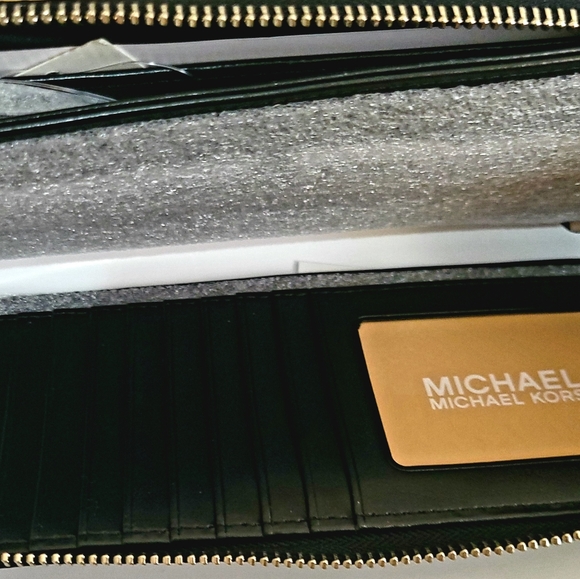 SOLD MK WRISTLET - Picture 3 of 4